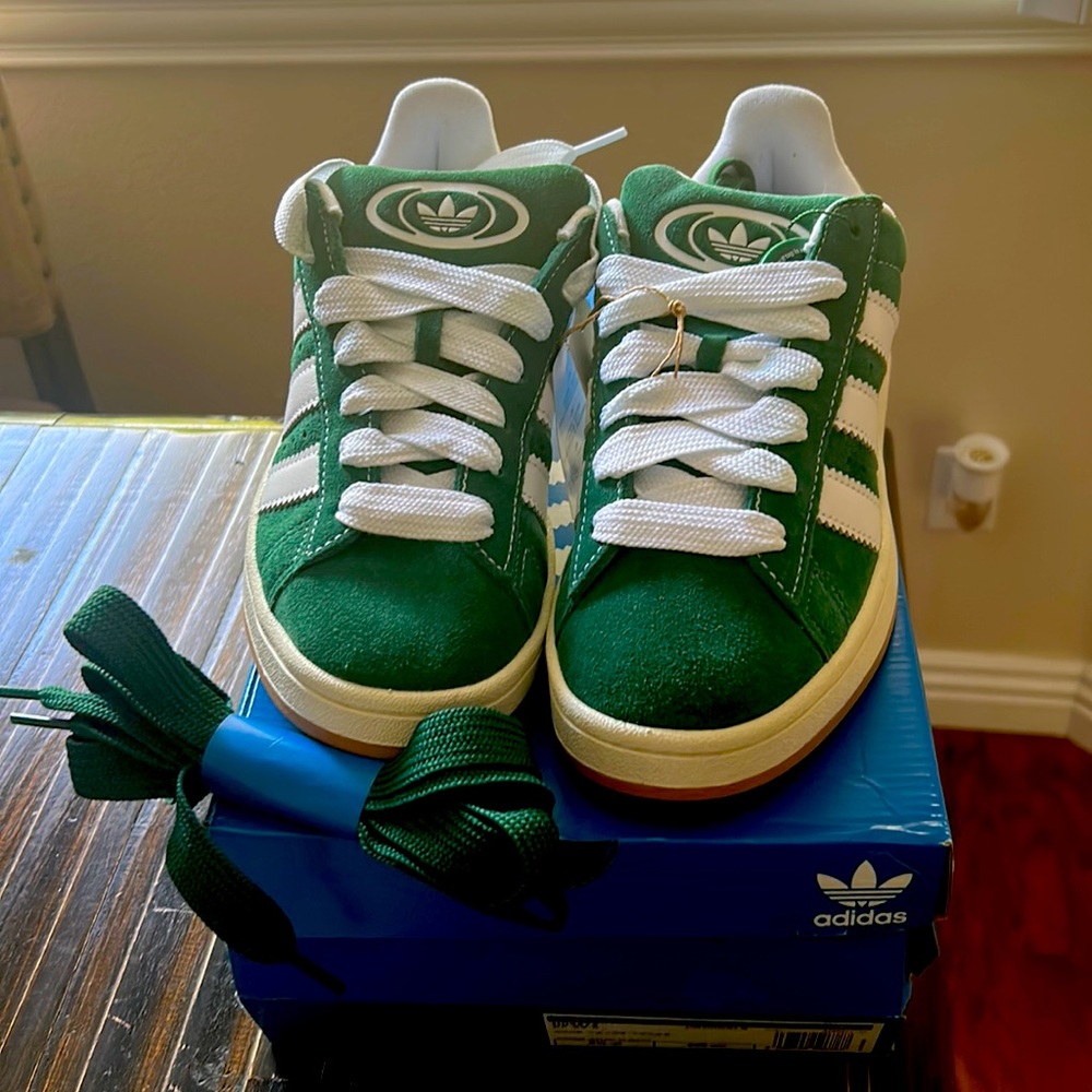 Adidas Campus 00S green authentic size 7M 8W